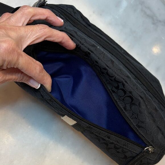 Coach Vintage Signature Logo Toiletry Travel Bag HTF - Picture 16 of 16